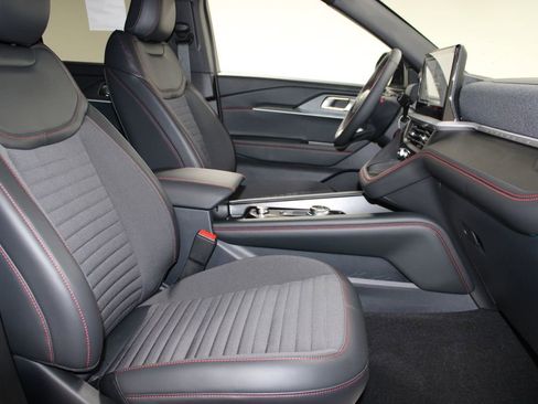 New 2026 Ford Explorer ST-Line w/ ST-Line Street Pack RWD image 28