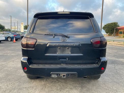 Used 2019 Toyota Sequoia SR5 AWD/4WD image 5