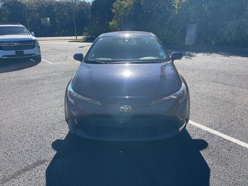 Used 2022 Toyota Corolla LE image 2