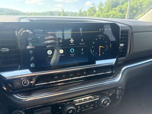 Used 2024 Chevrolet Silverado 1500 LT w/ Leather Package RWD image 13