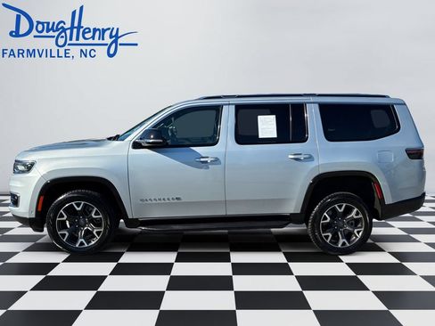 Used 2024 Jeep Wagoneer Series III AWD/4WD image 2