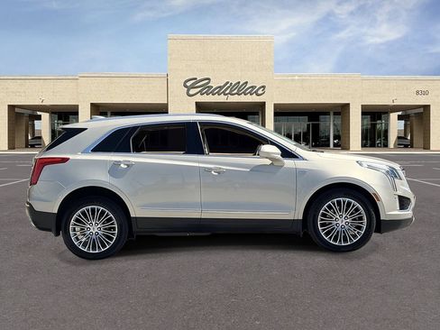Used 2017 Cadillac XT5 Platinum AWD/4WD image 4