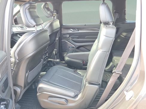 Used 2021 Jeep Grand Cherokee L Overland w/ Luxury Tech Group IV image 11