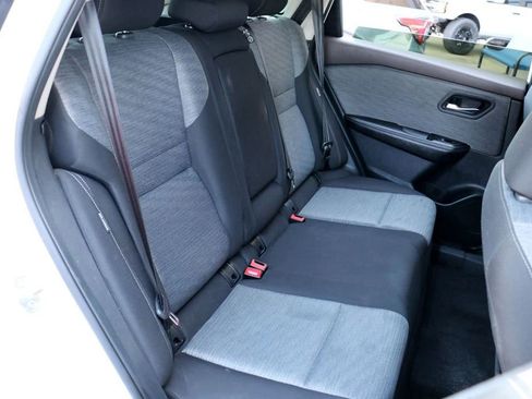 Used 2023 Nissan Rogue SV AWD/4WD image 28