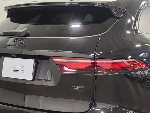 New 2026 Jaguar F-PACE R-Dynamic S image 18