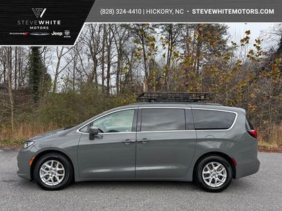 Used 2022 Chrysler Pacifica Touring-L