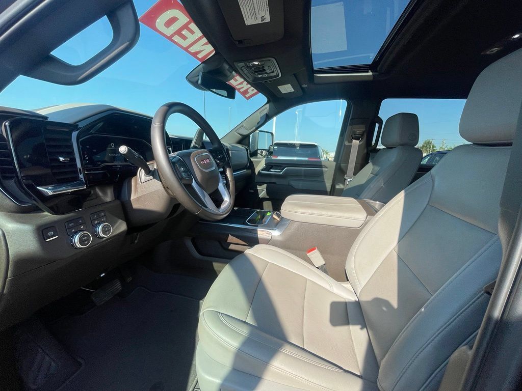 Used 2025 GMC Sierra 2500 SLT w/ SLT Premium Package AWD/4WD image 12