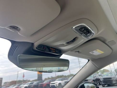 Used 2022 Volvo S60 B5 Momentum w/ Premium Package image 14