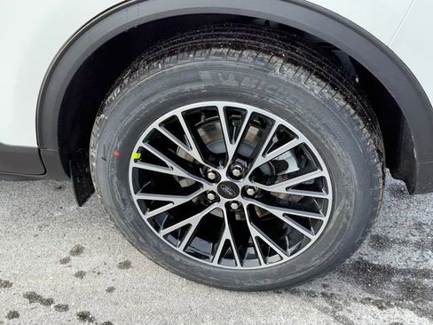 New 2026 Ford Escape SE FWD image 6