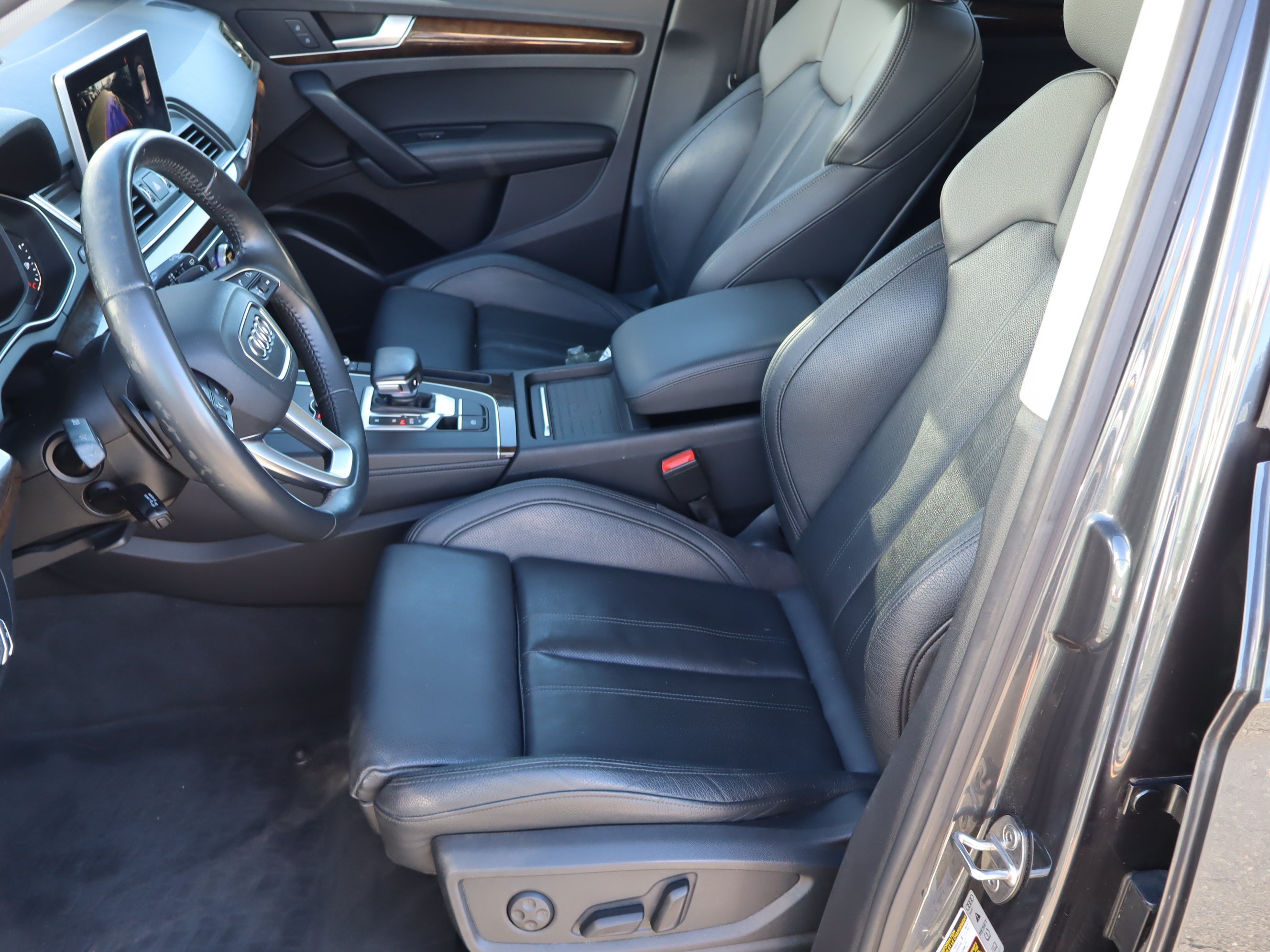 Used 2019 Audi Q5 2.0T Premium Plus w/ Premium Plus Package AWD/4WD image 16