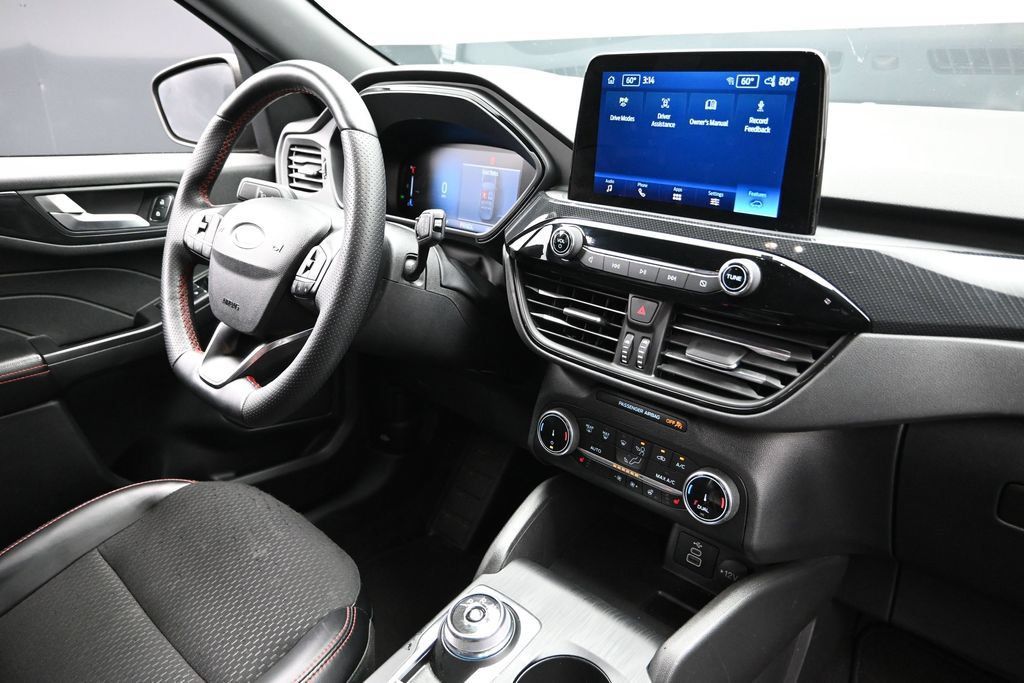 Used 2025 Ford Escape ST-Line Select AWD/4WD image 11