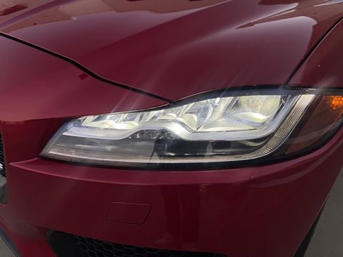 Used 2017 Jaguar F-PACE S image 9