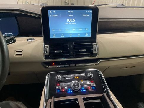 Used 2020 Lincoln Navigator Reserve w/ Luxury Package AWD/4WD image 21