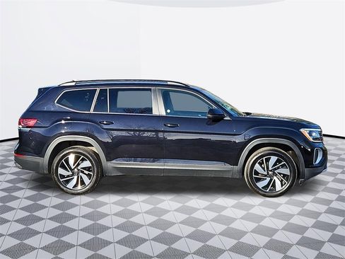 Used 2025 Volkswagen Atlas SE image 7