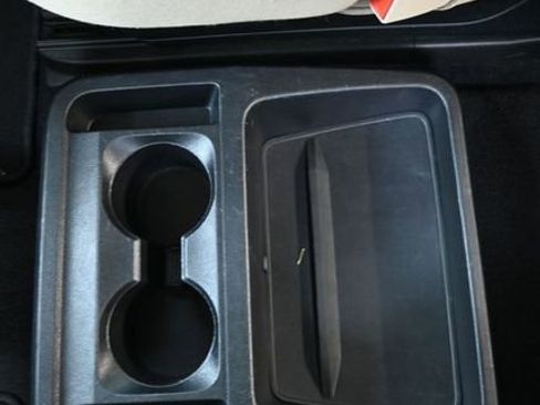 Used 2021 Ford Explorer XLT image 29