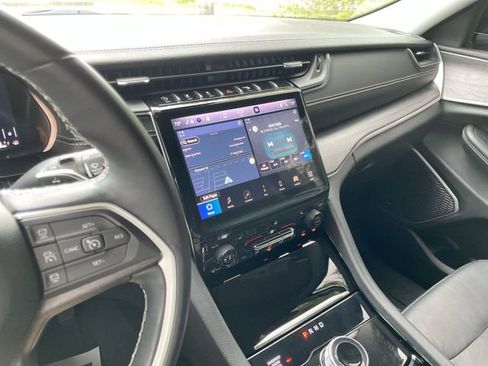 Used 2021 Jeep Grand Cherokee L Limited image 23