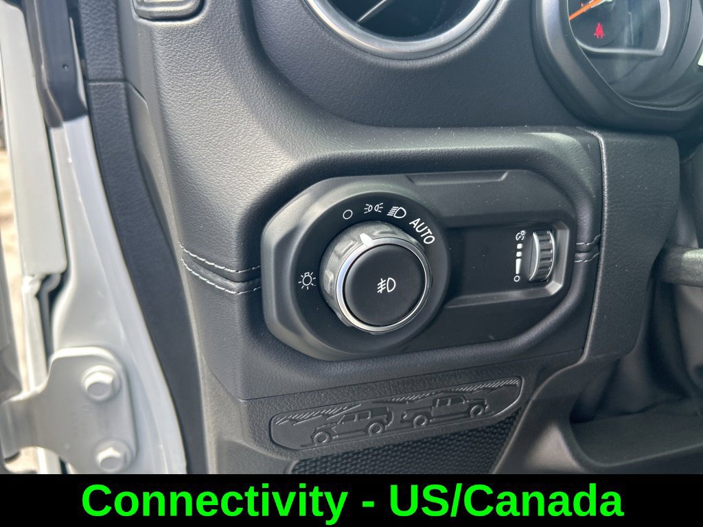 Certified 2025 Jeep Wrangler Unlimited Sahara AWD/4WD image 36