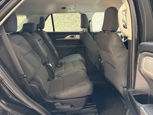 Used 2025 Ford Explorer Active image 12