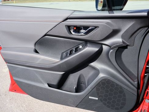 Used 2024 Subaru Crosstrek 2.5i Limited w/ Crosstrek Mirror Package image 35