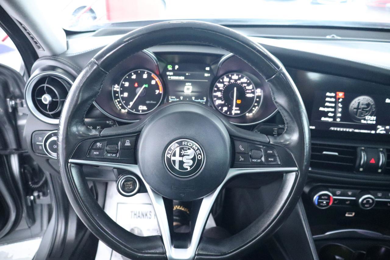 Used 2018 Alfa Romeo Giulia Ti w/ Quick Order Package 22Z Lusso RWD image 25