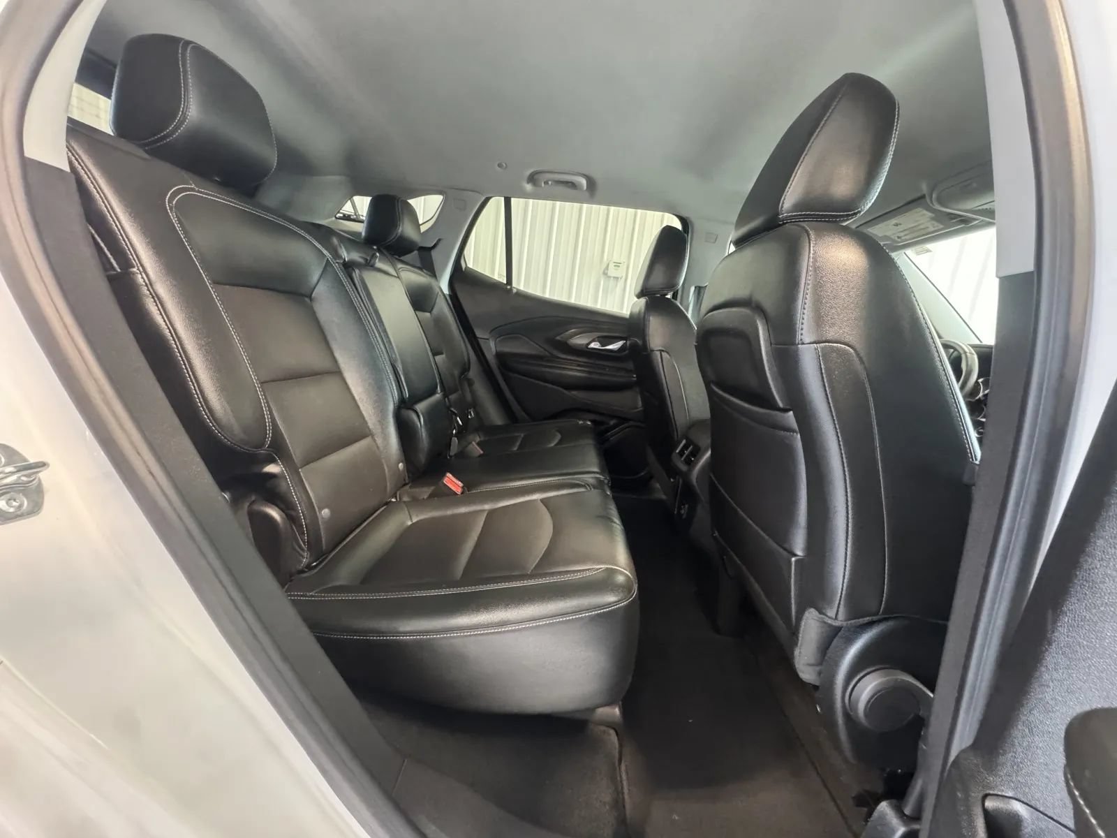 Used 2024 GMC Terrain SLT AWD/4WD image 20