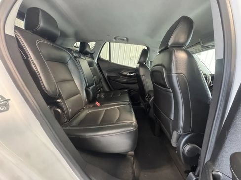 Used 2024 GMC Terrain SLT AWD/4WD image 20