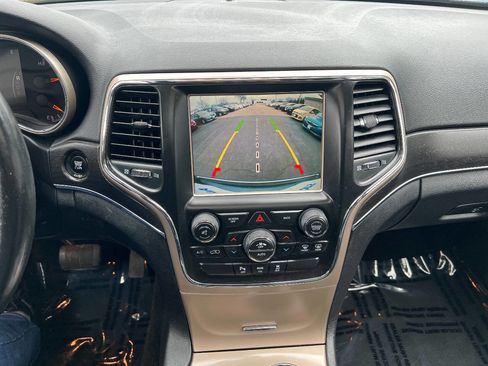 Used 2015 Jeep Grand Cherokee Limited w/ Trailer Tow Group IV image 35