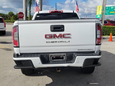 Used 2022 GMC Canyon Denali image 6