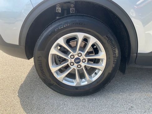 Used 2022 Ford Escape S image 12