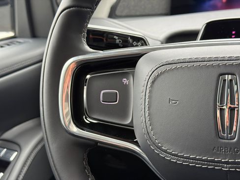 New 2026 Lincoln Navigator L Reserve AWD/4WD image 25