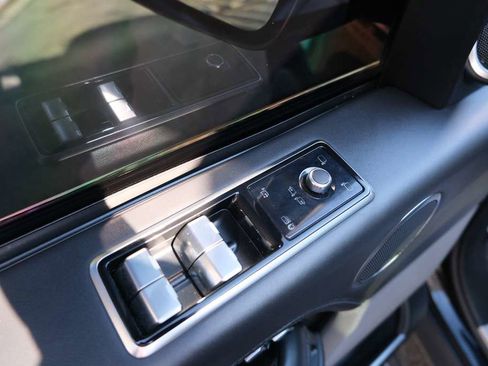 Used 2019 Land Rover Range Rover Autobiography image 21