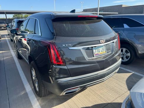 Used 2022 Cadillac XT5 Premium Luxury FWD image 3