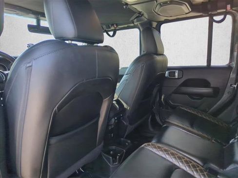Used 2022 Jeep Gladiator Overland AWD/4WD image 18