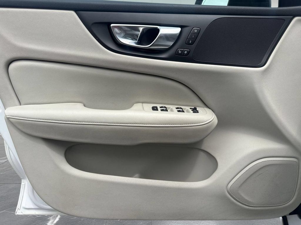 Used 2024 Volvo S60 B5 Core FWD image 15