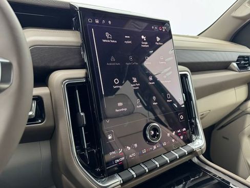 Used 2026 GMC Yukon Denali w/ Denali Reserve Package image 44