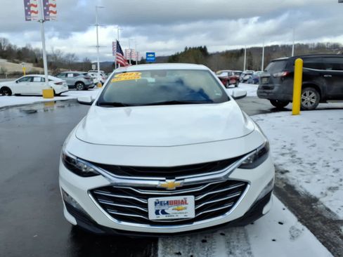 Used 2023 Chevrolet Malibu LT image 3