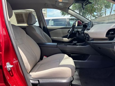 Used 2025 Nissan Rogue SV FWD image 38