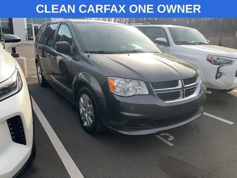 Used 2018 Dodge Grand Caravan SE w/ UConnect Hands-Free Group image 6