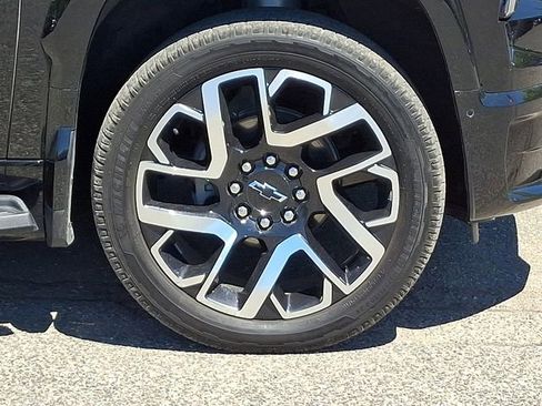 Used 2025 Chevrolet Silverado EV RST AWD/4WD image 27