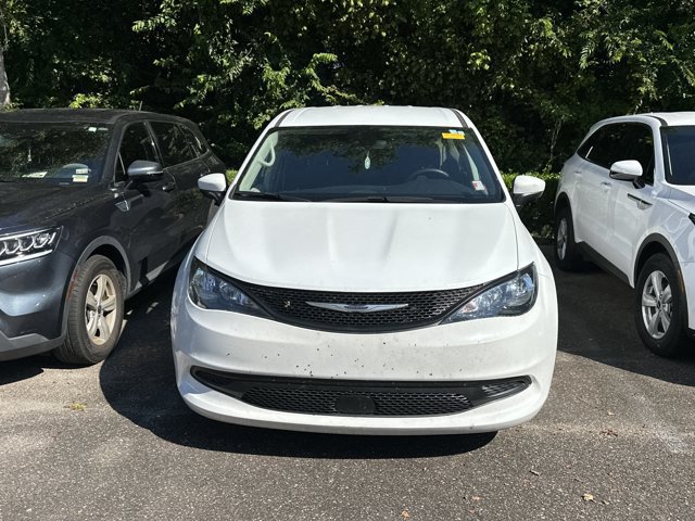 Used 2023 Chrysler Voyager LX FWD image 5