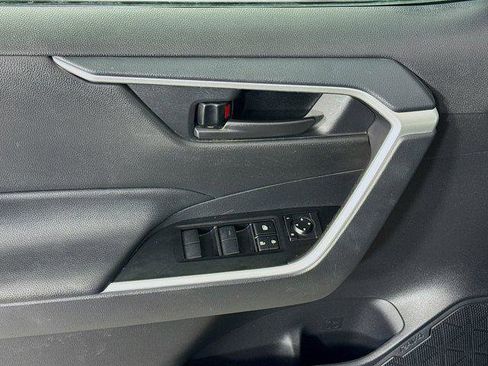Certified 2025 Toyota RAV4 LE AWD/4WD image 17