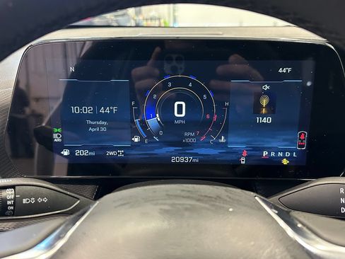Used 2026 Chevrolet Equinox LT AWD/4WD image 17