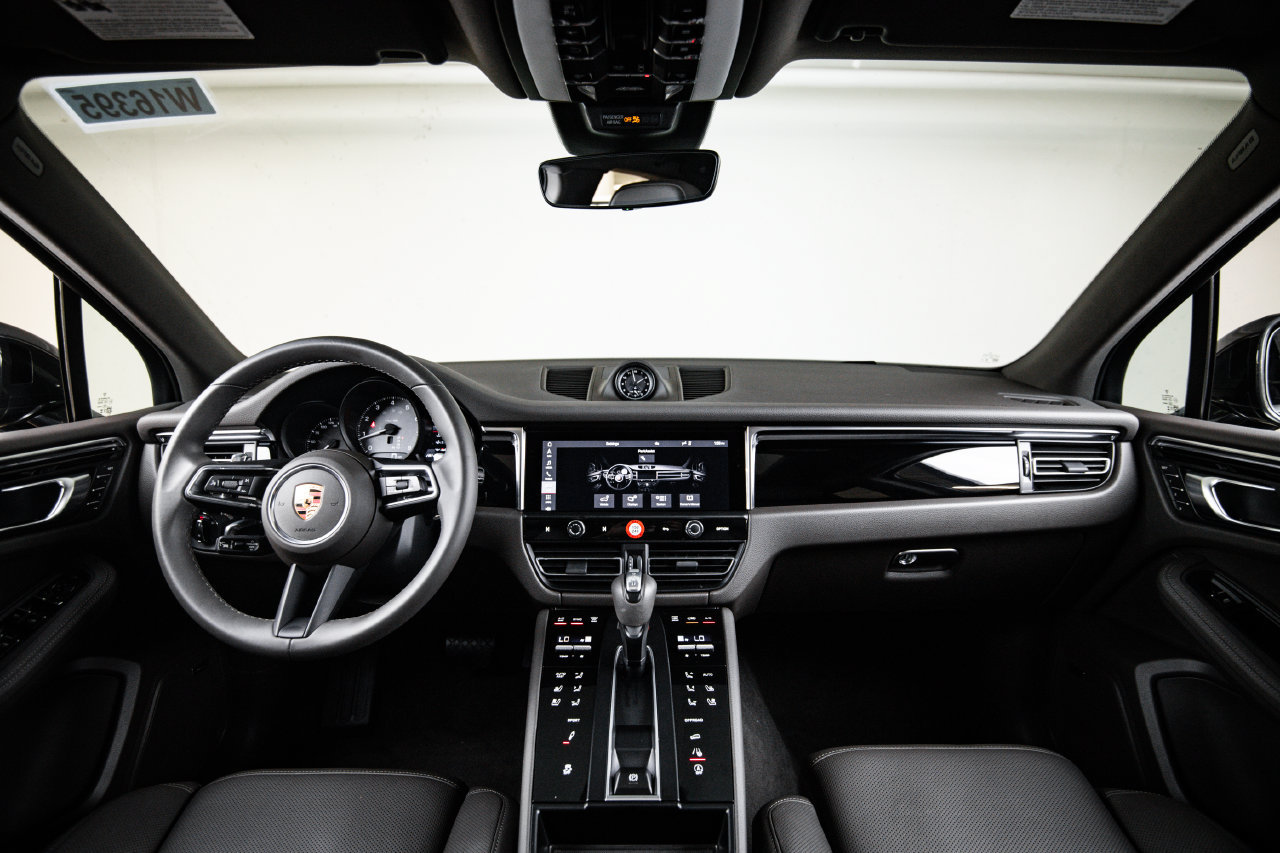 Certified 2026 Porsche Macan S AWD/4WD image 25