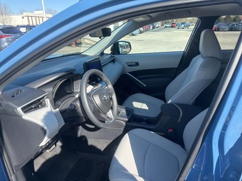 Used 2026 Toyota Corolla Cross LE image 19