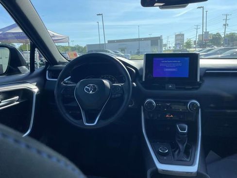 Used 2023 Toyota RAV4 SE w/ Convenience Package AWD/4WD image 14