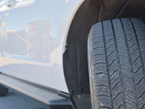 Certified 2024 Ford Expedition Max XLT image 12