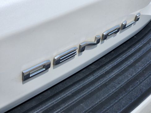 Used 2023 GMC Yukon XL Denali AWD/4WD image 31