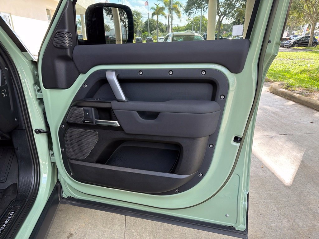 Used 2023 Land Rover Defender 110 75th Limited Edition AWD/4WD image 33