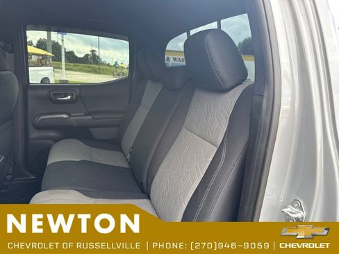 Used 2021 Toyota Tacoma TRD Sport AWD/4WD image 18