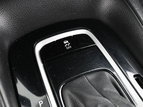 Used 2021 Toyota Corolla LE image 25